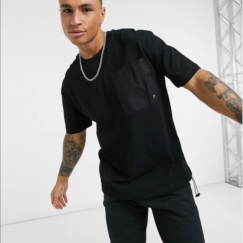 Black Top man Oversized T-Shirt with Bungee Cord
